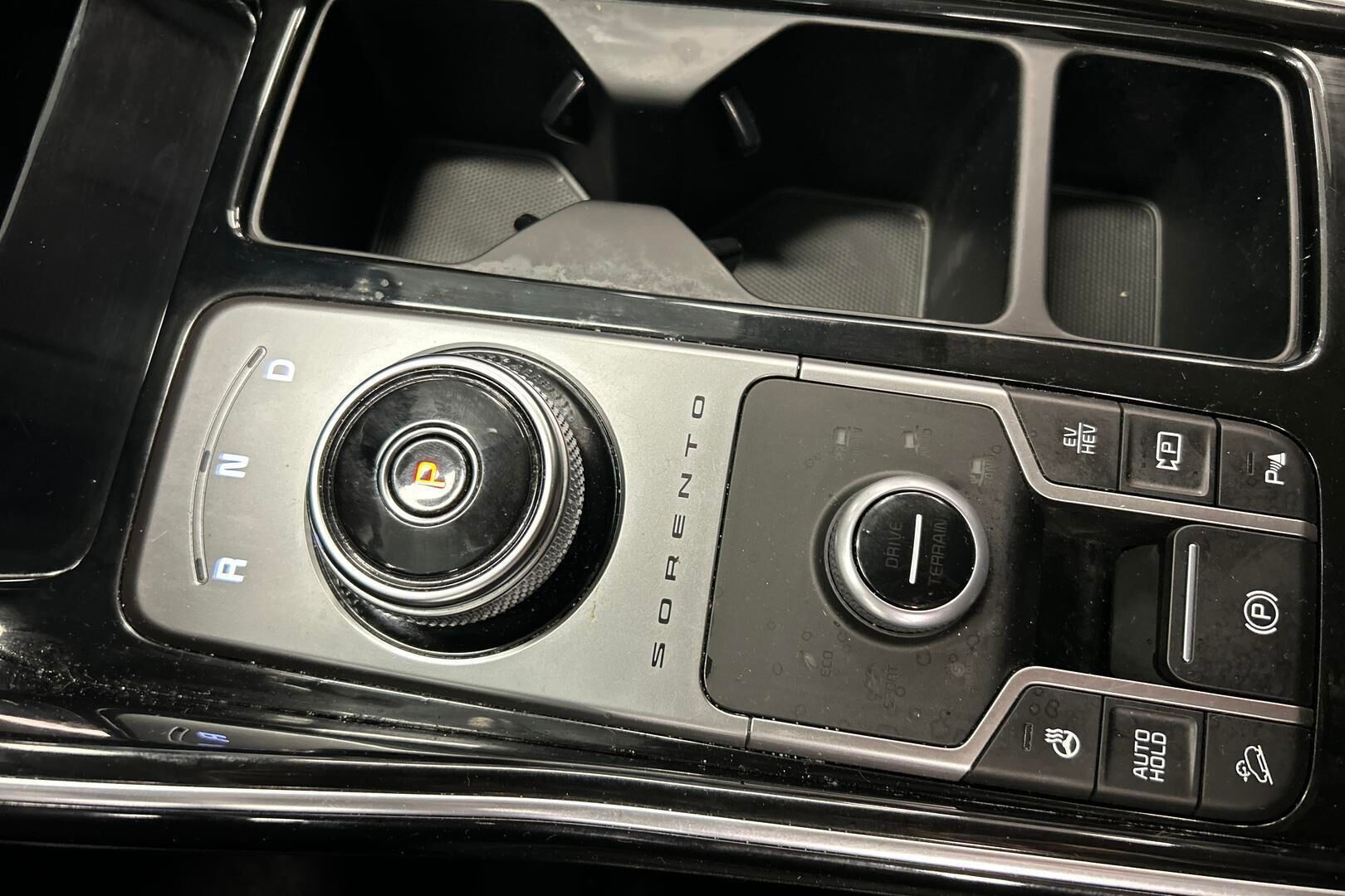 Kia Sorento iso kuva 19