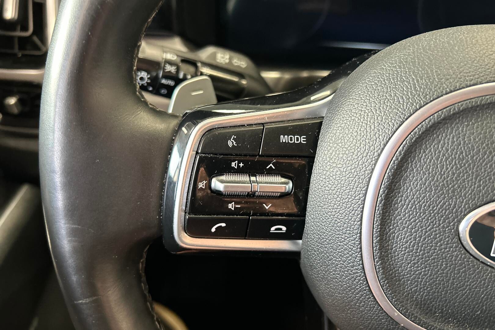 Kia Sorento iso kuva 21