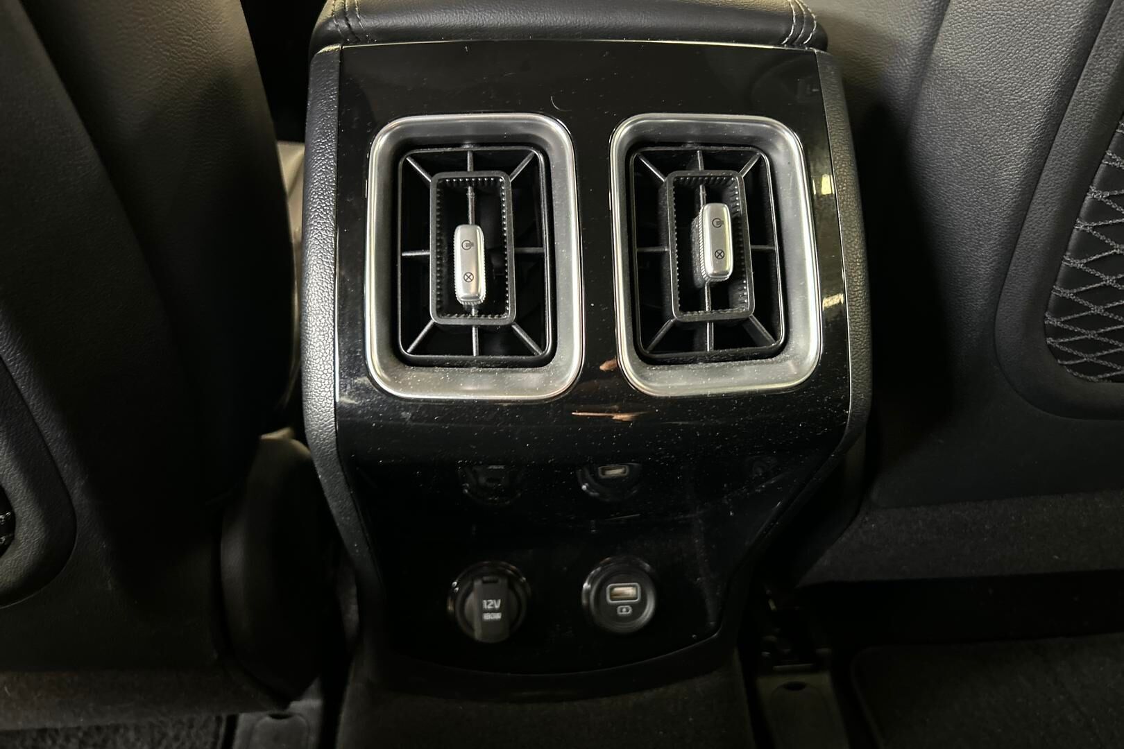 Kia Sorento iso kuva 27