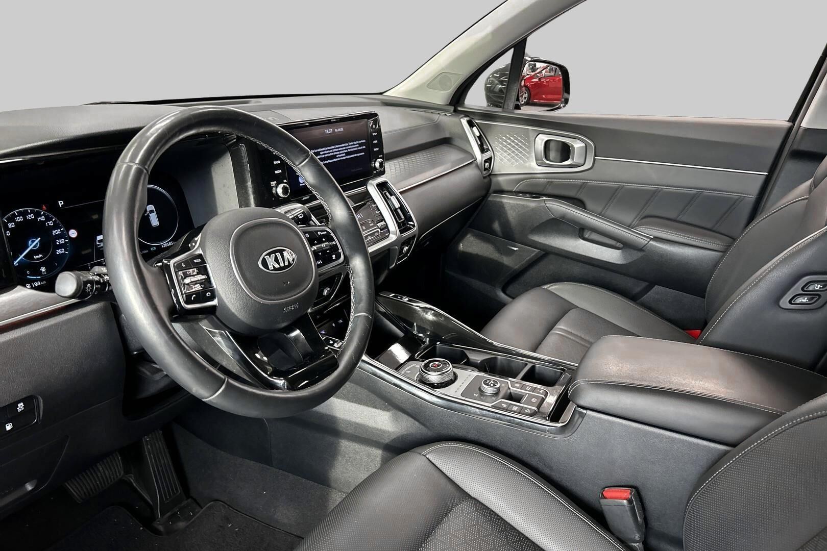 Kia Sorento iso kuva 8