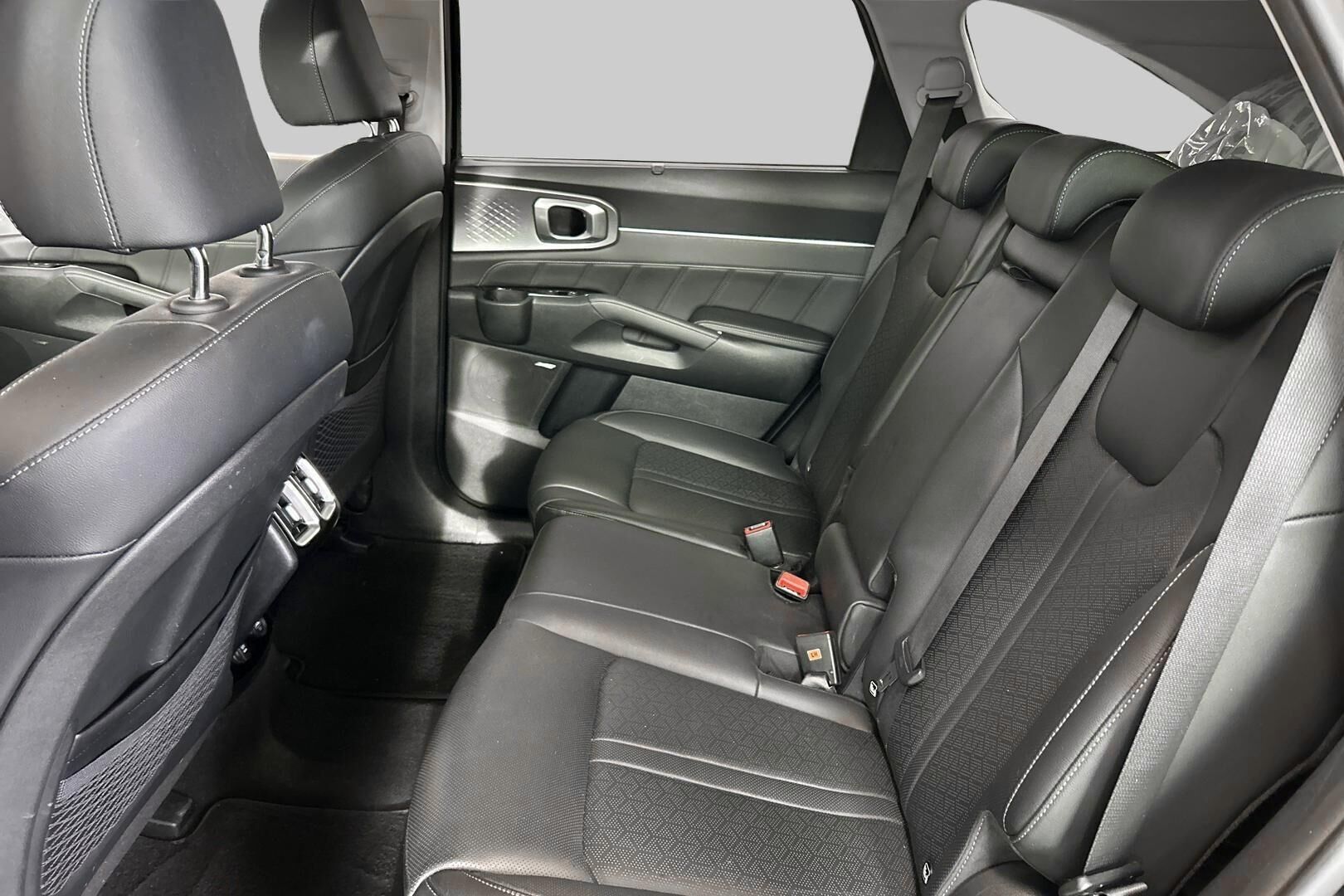 Kia Sorento iso kuva 9