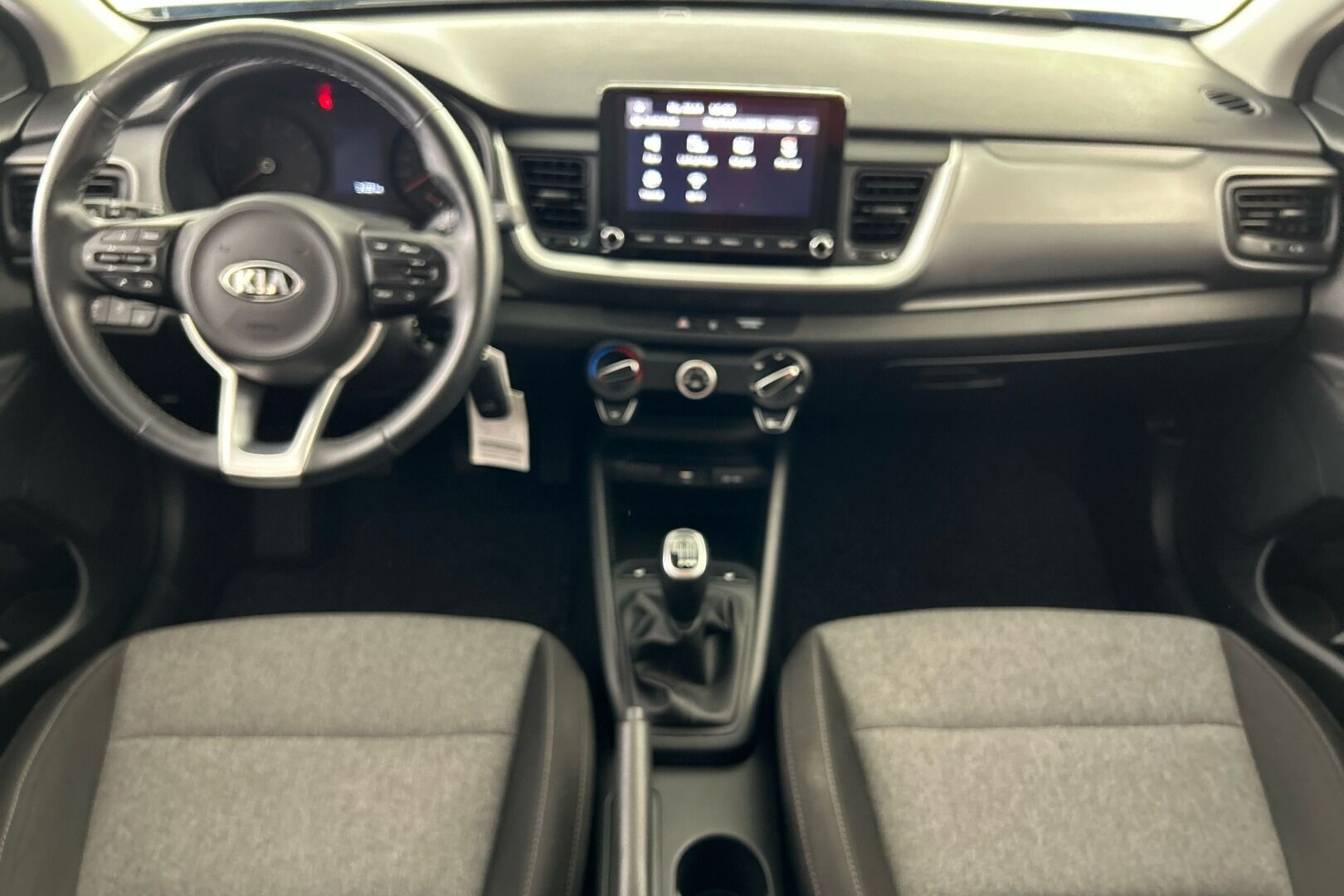 Kia Stonic iso kuva 17