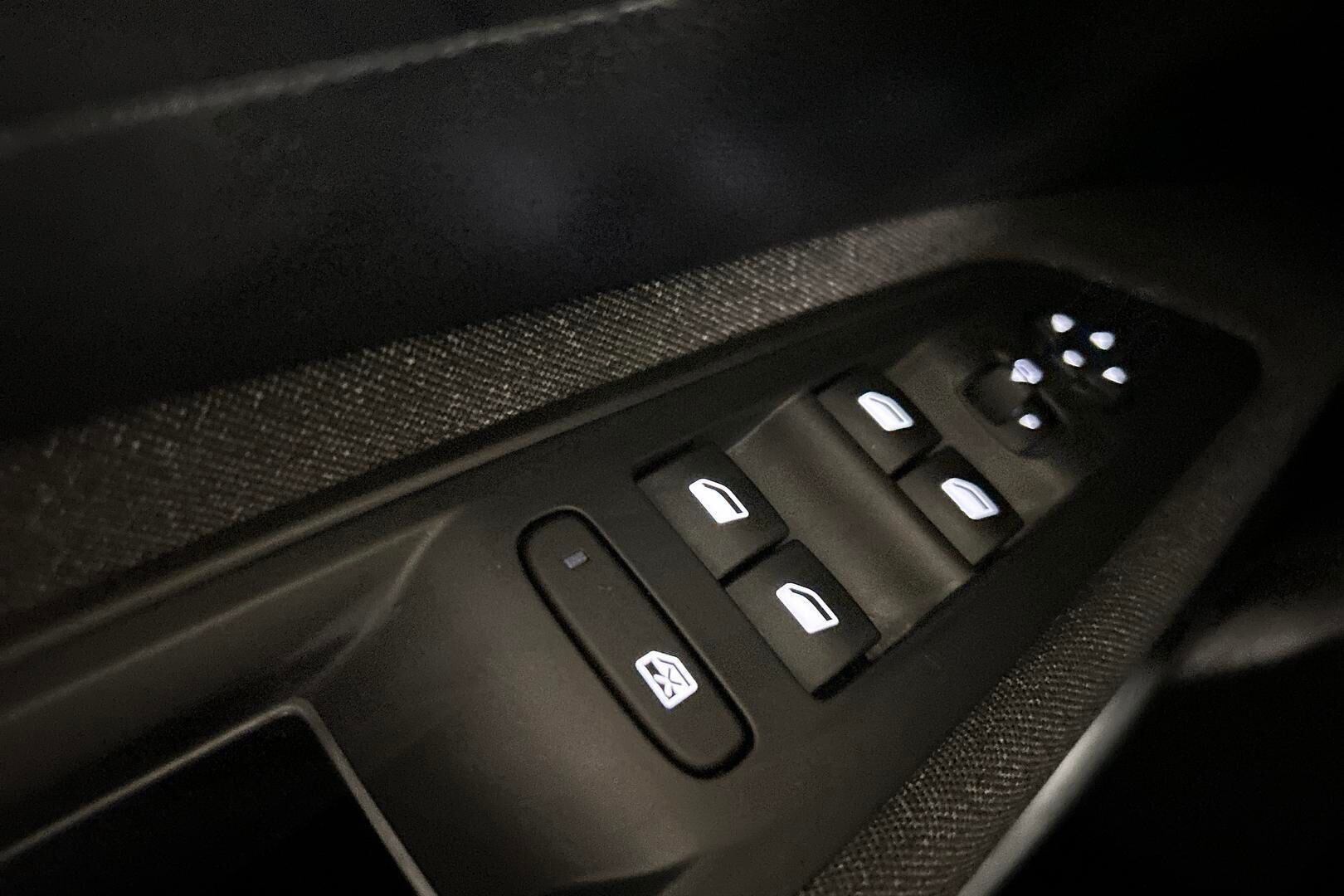 Peugeot 5008 iso kuva 21