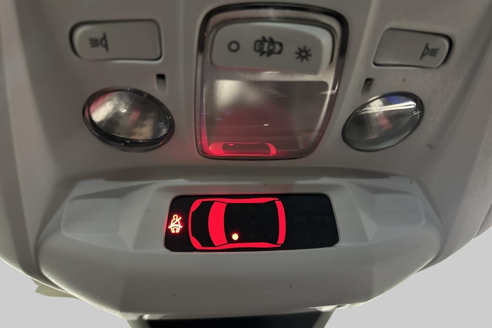 Peugeot 5008 iso kuva 22