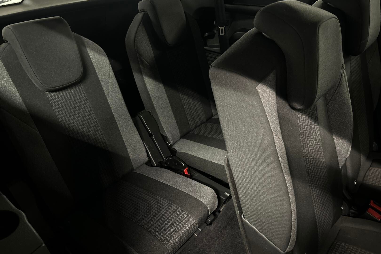 Peugeot 5008 iso kuva 27