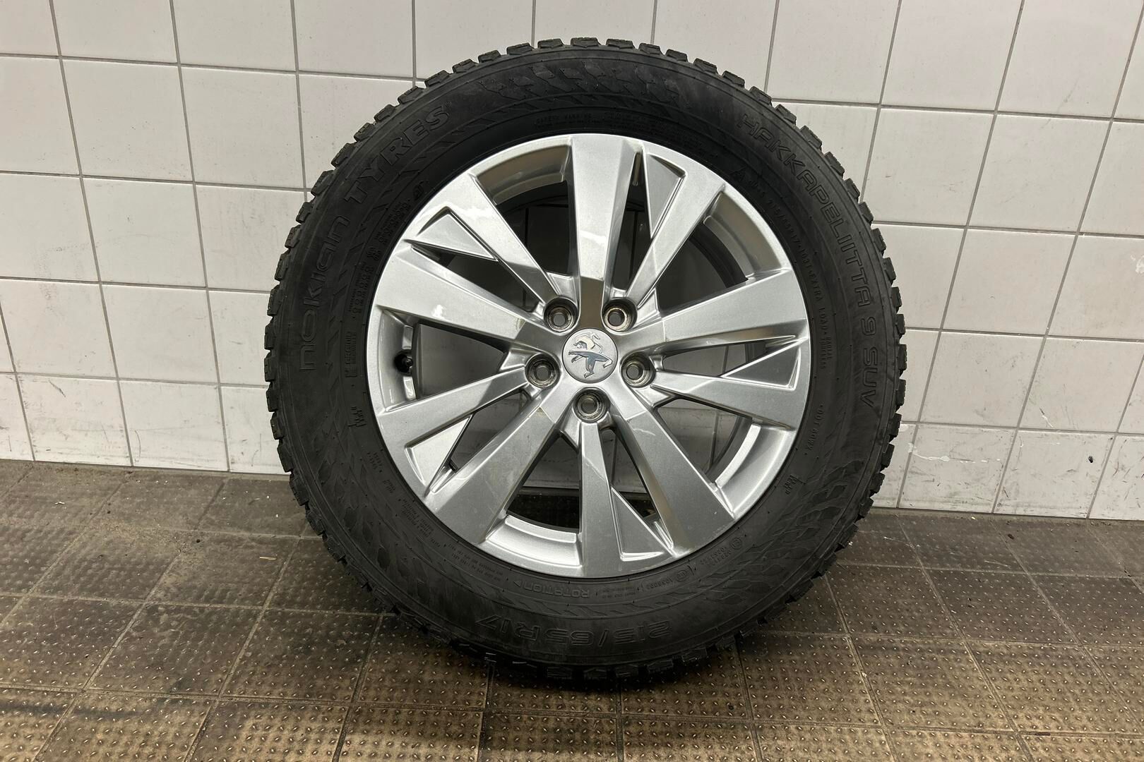 Peugeot 5008 iso kuva 28
