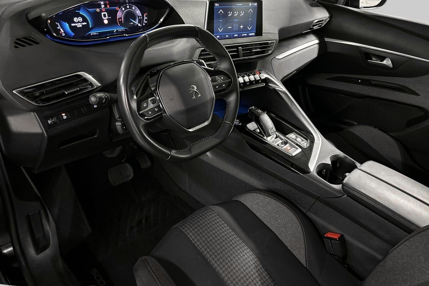 Peugeot 5008 iso kuva 8