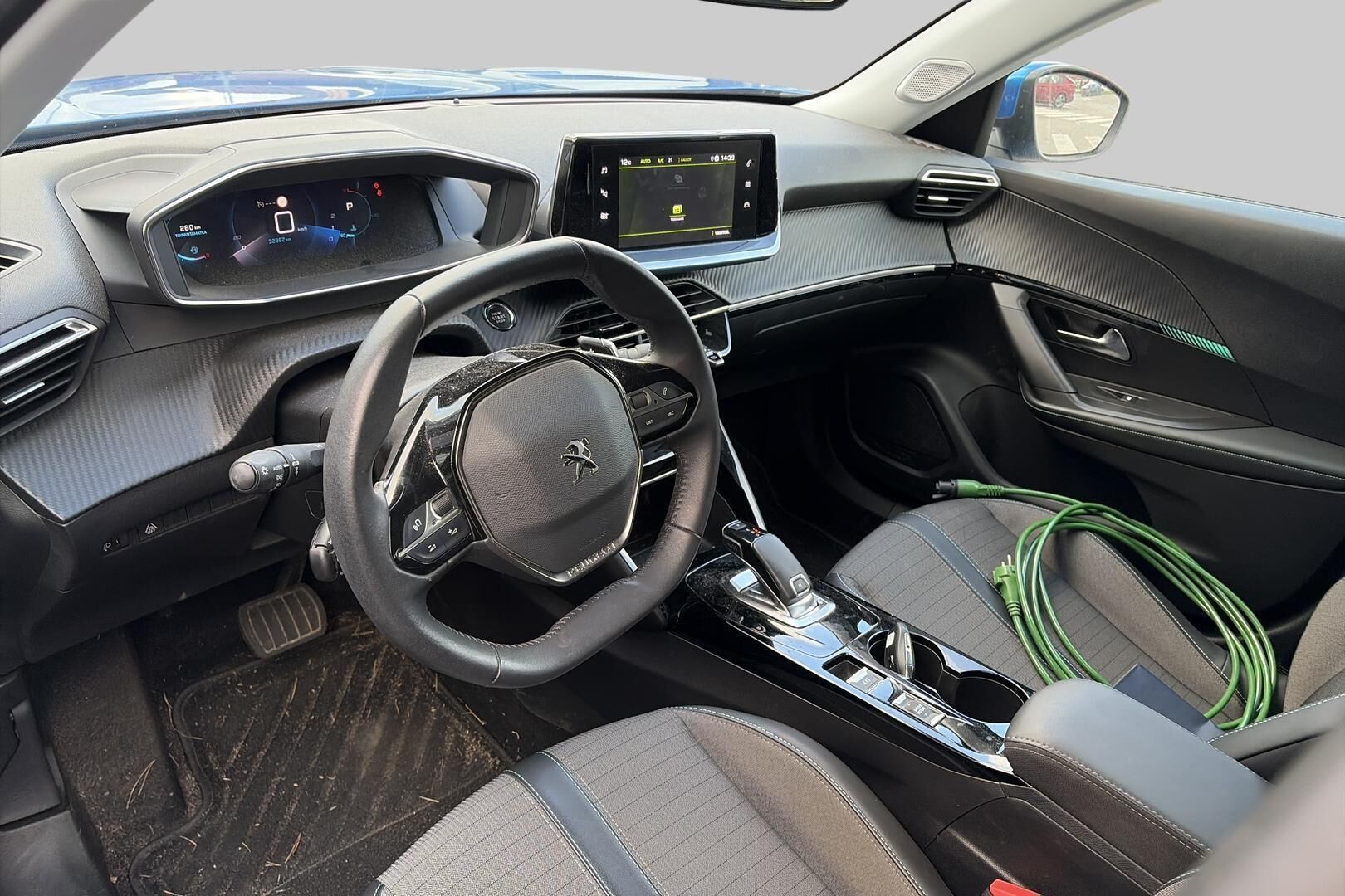 Peugeot 2008 iso kuva 2