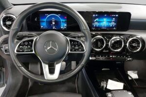 Mercedes-Benz A esikatselu 2