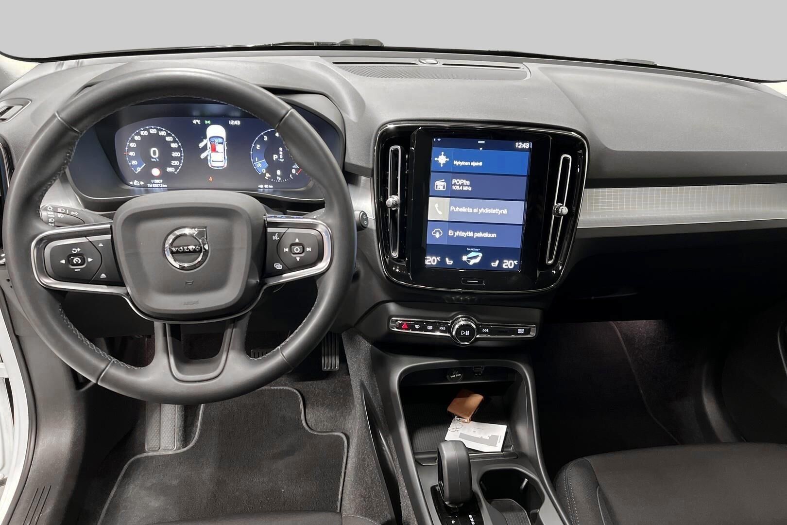 Volvo XC40 iso kuva 11