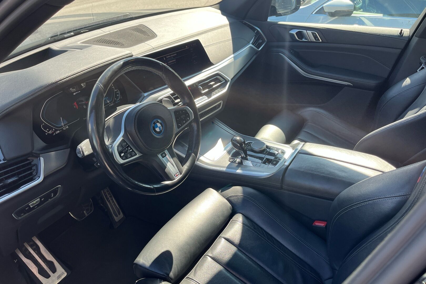 BMW X5 iso kuva 1