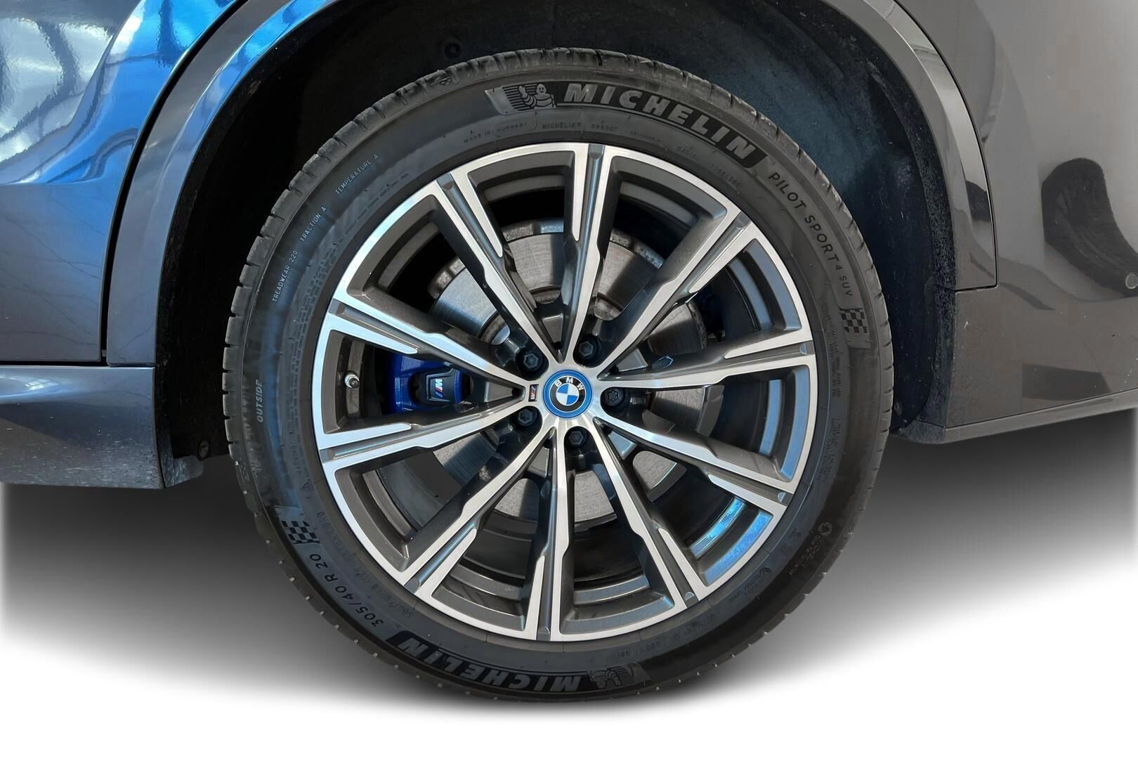BMW X5 iso kuva 12