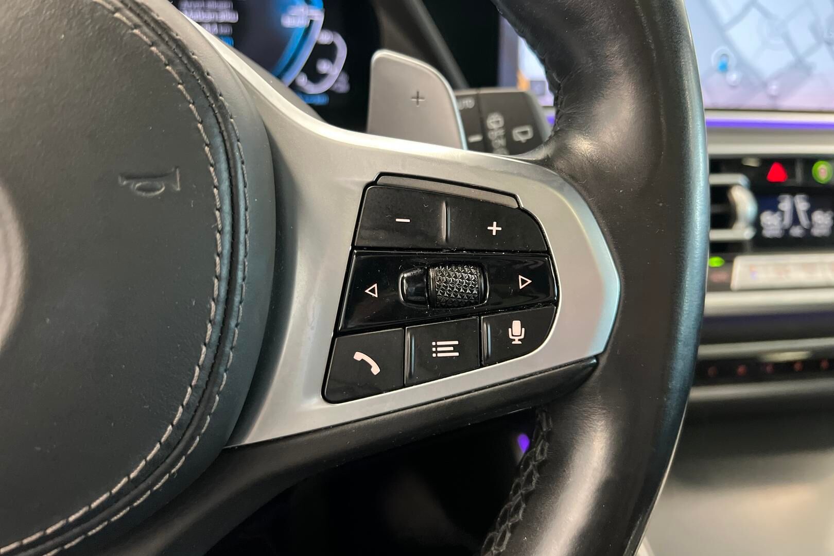 BMW X5 iso kuva 17