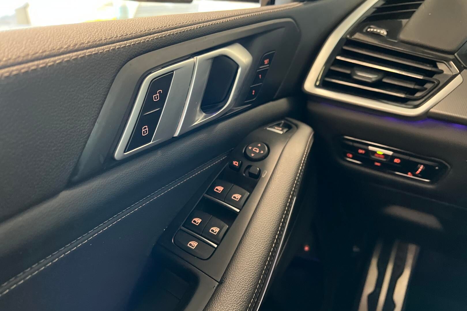 BMW X5 iso kuva 19