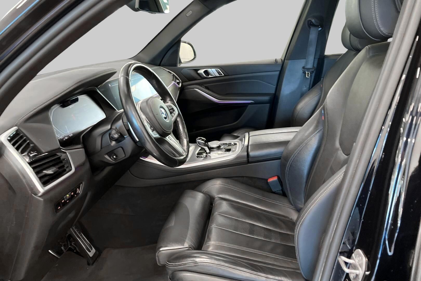 BMW X5 iso kuva 8