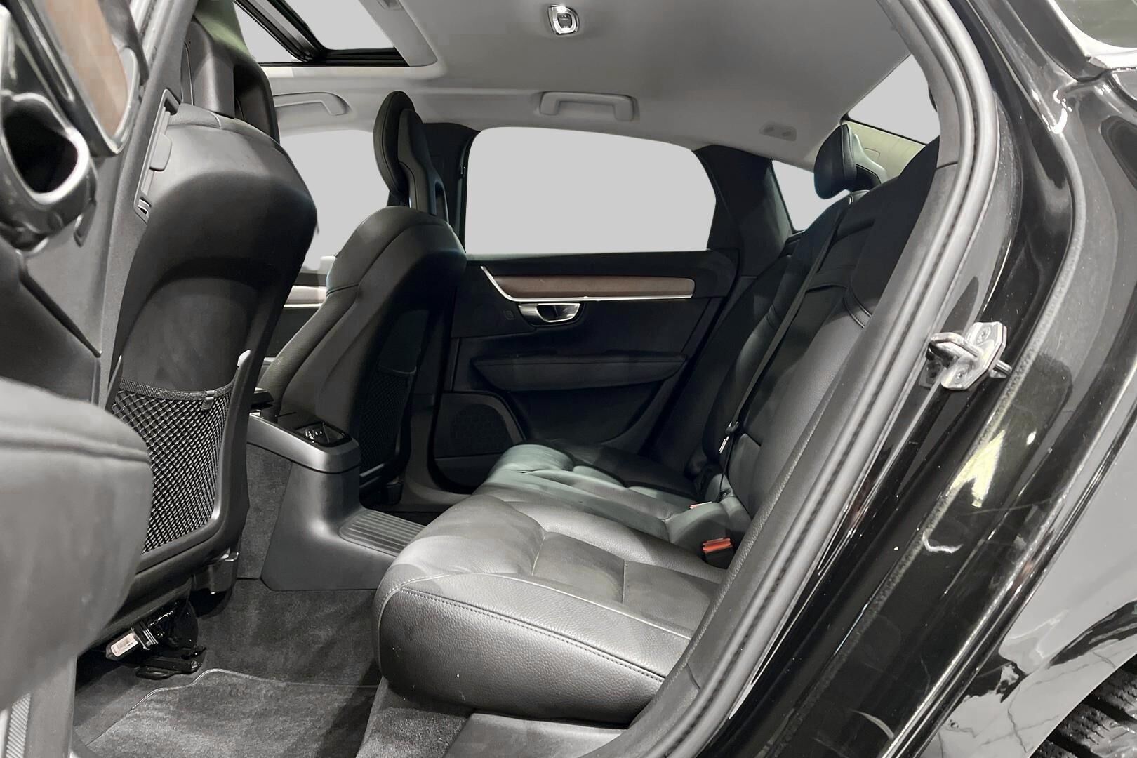 Volvo S90 iso kuva 10