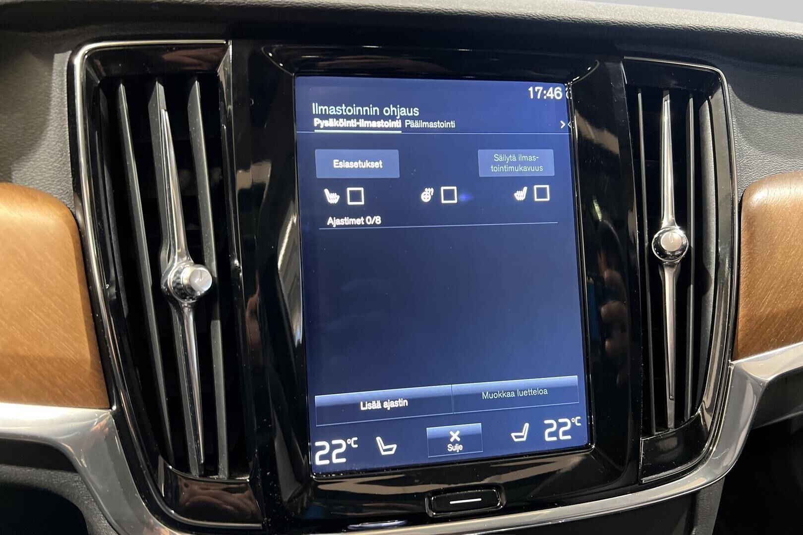 Volvo S90 iso kuva 18