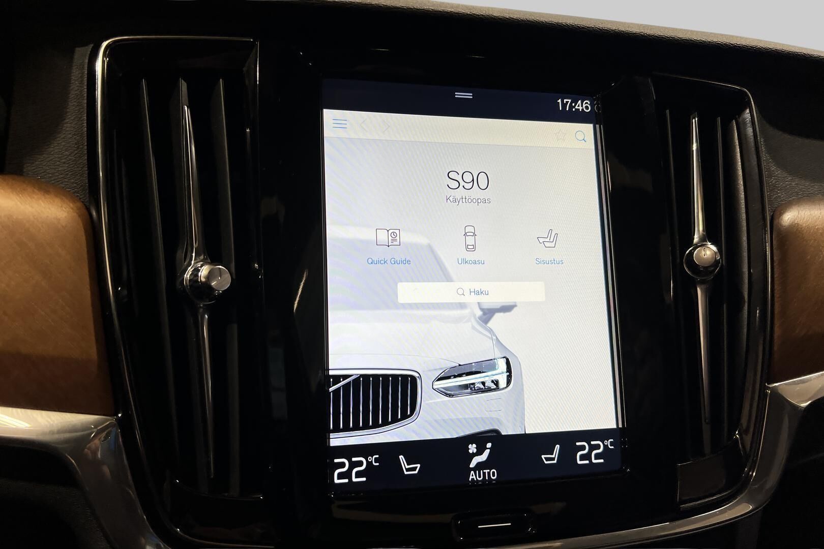Volvo S90 iso kuva 19