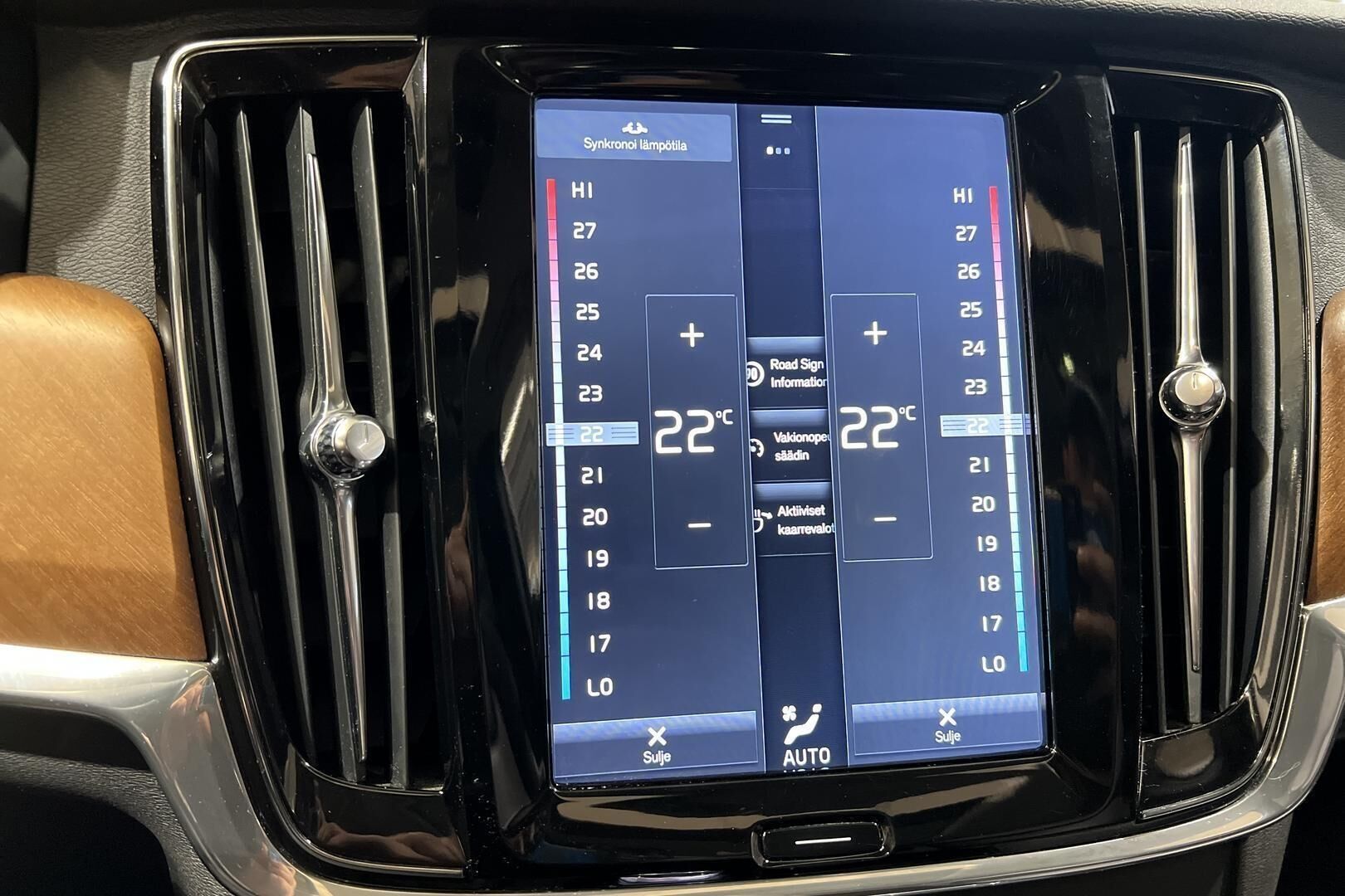 Volvo S90 iso kuva 23