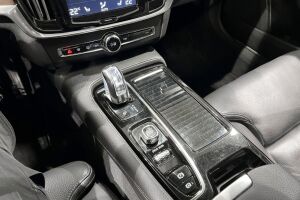 Volvo S90 esikatselu 23