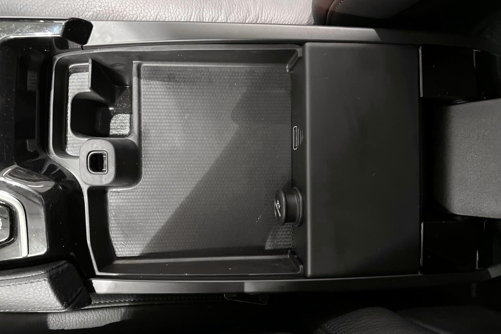 Volvo S90 iso kuva 25