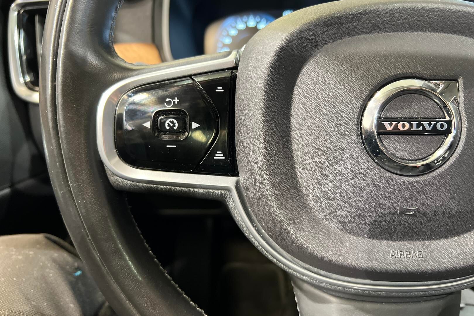Volvo S90 iso kuva 27