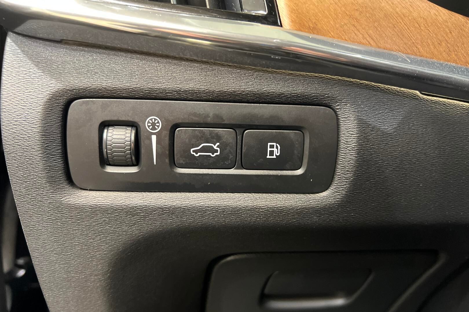 Volvo S90 iso kuva 28