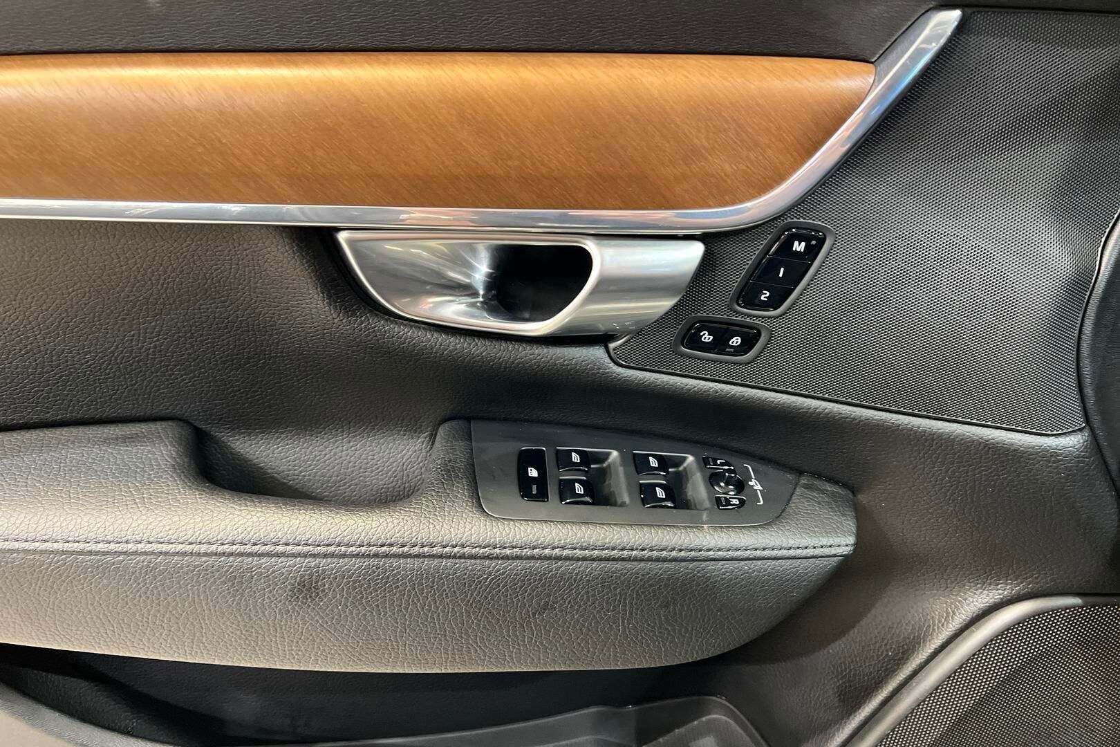 Volvo S90 iso kuva 29
