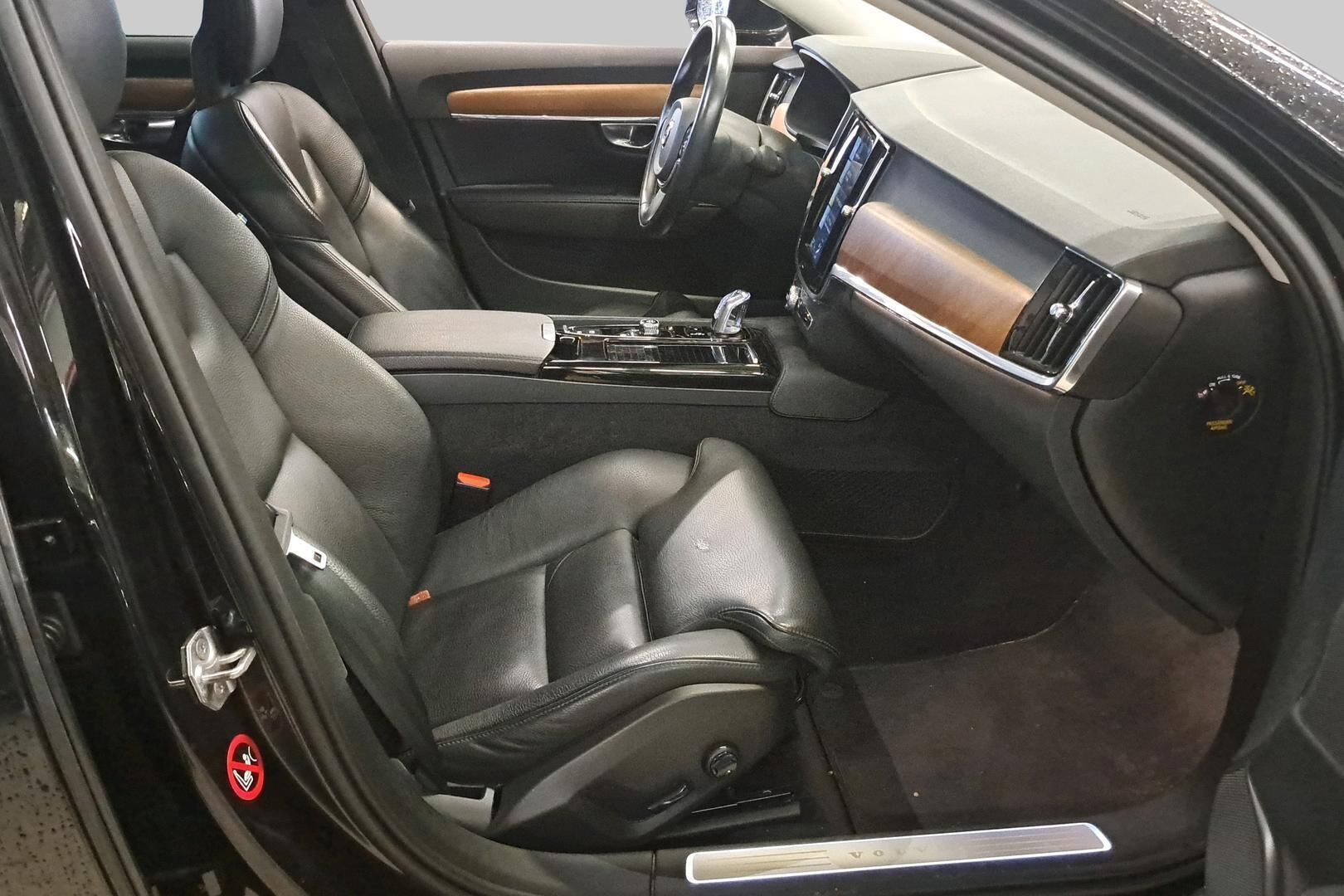 Volvo S90 iso kuva 3