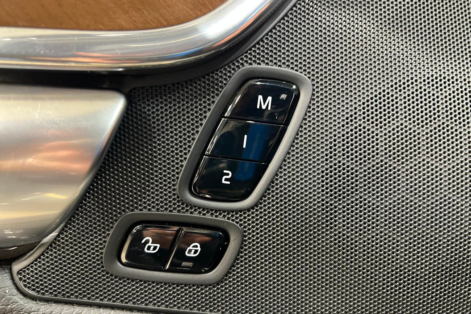Volvo S90 iso kuva 30