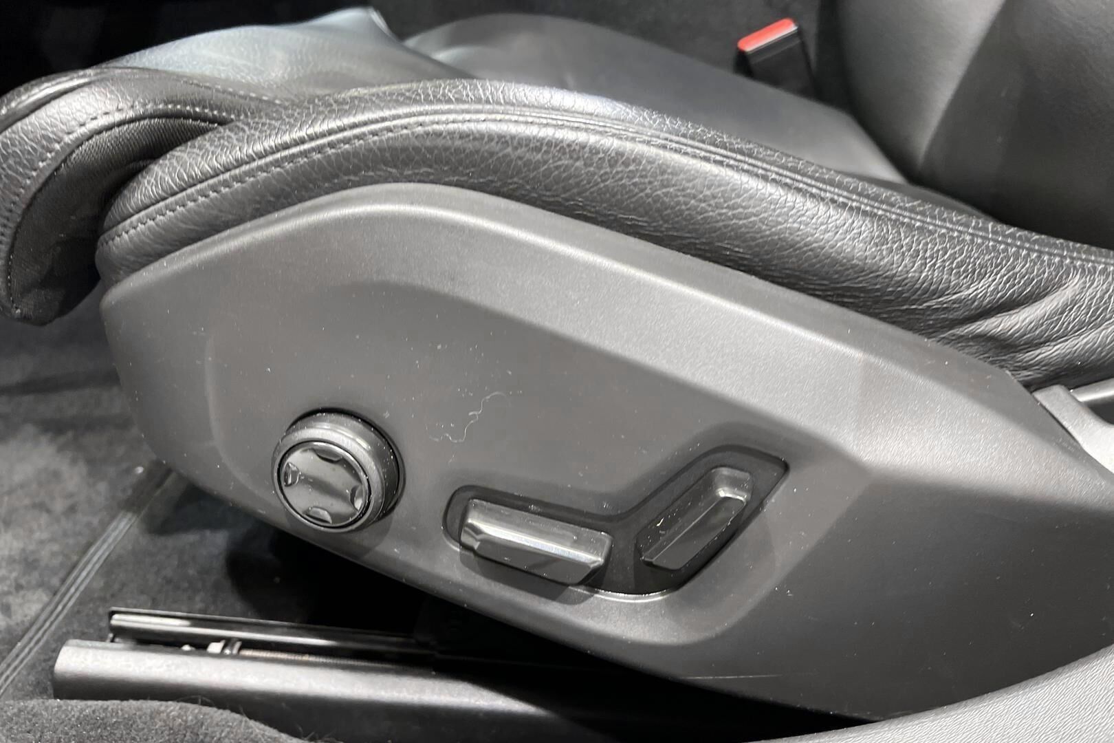 Volvo S90 iso kuva 31