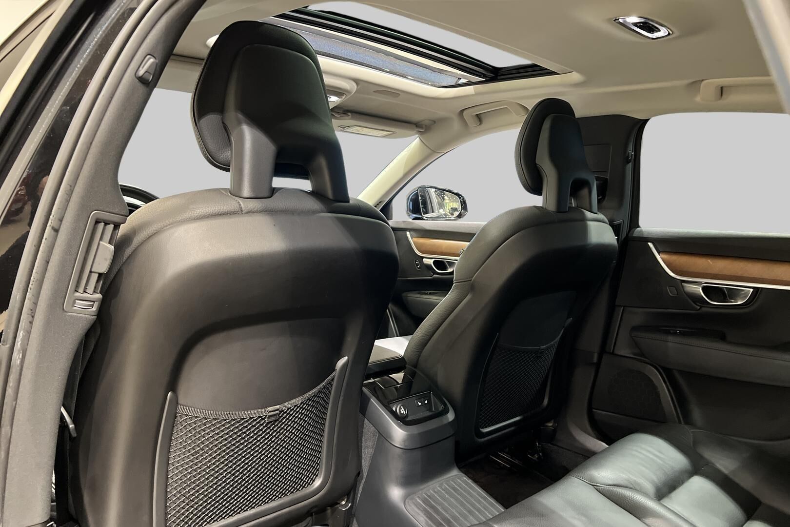 Volvo S90 iso kuva 34