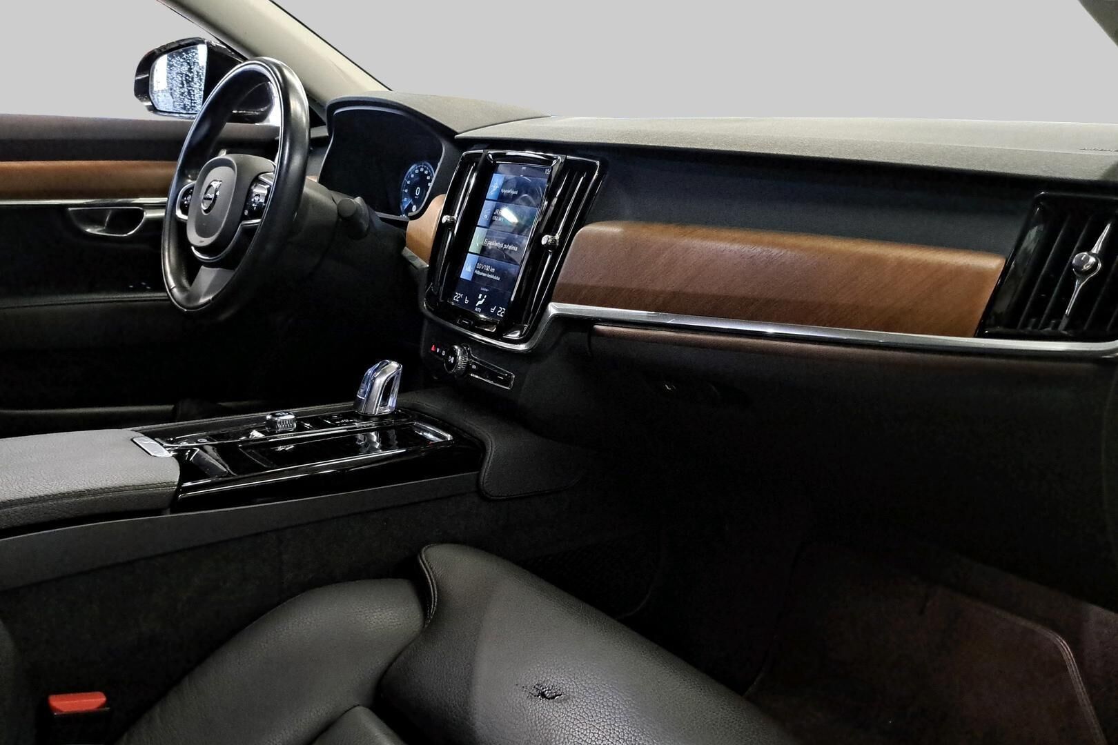 Volvo S90 iso kuva 4