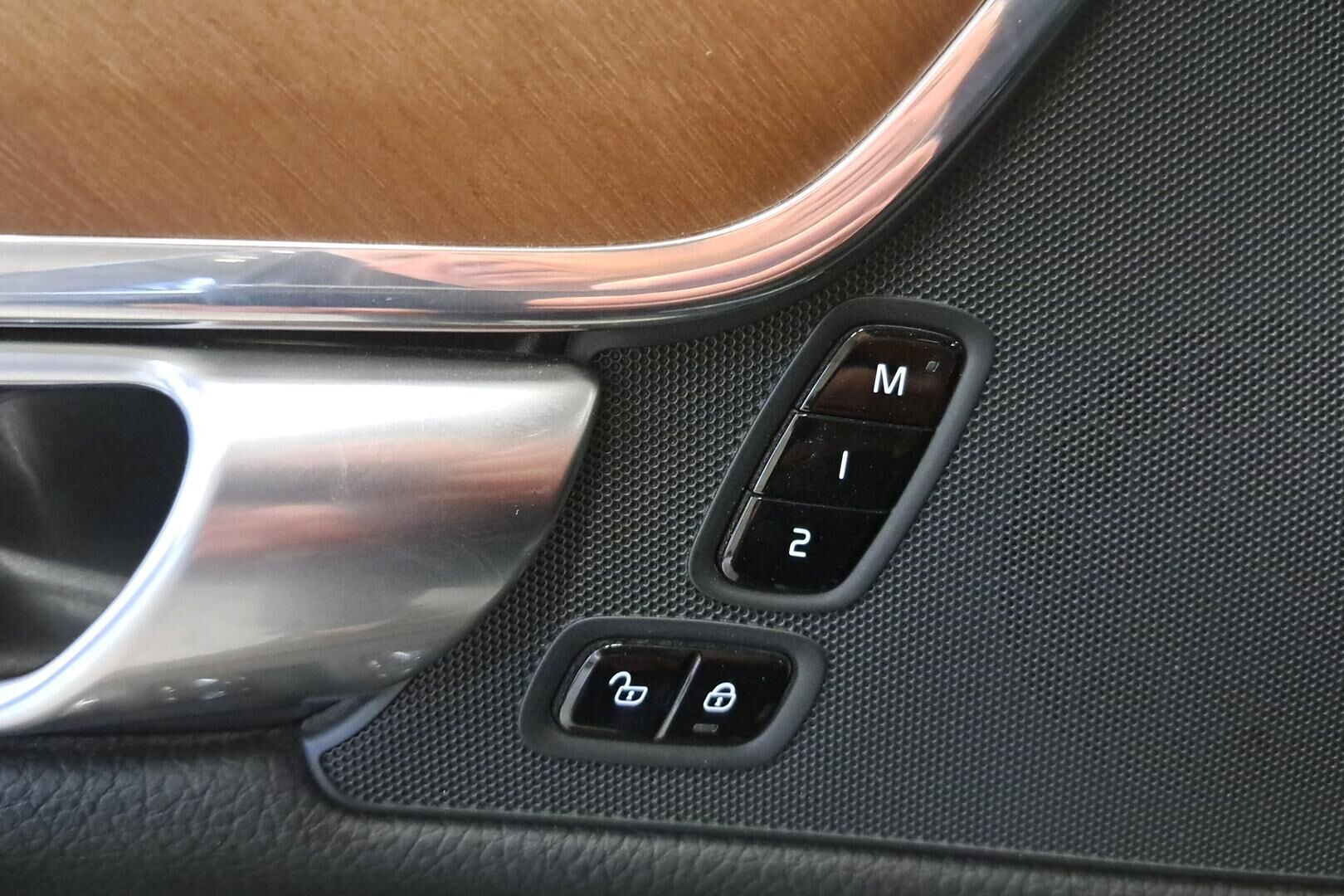Volvo S90 iso kuva 6