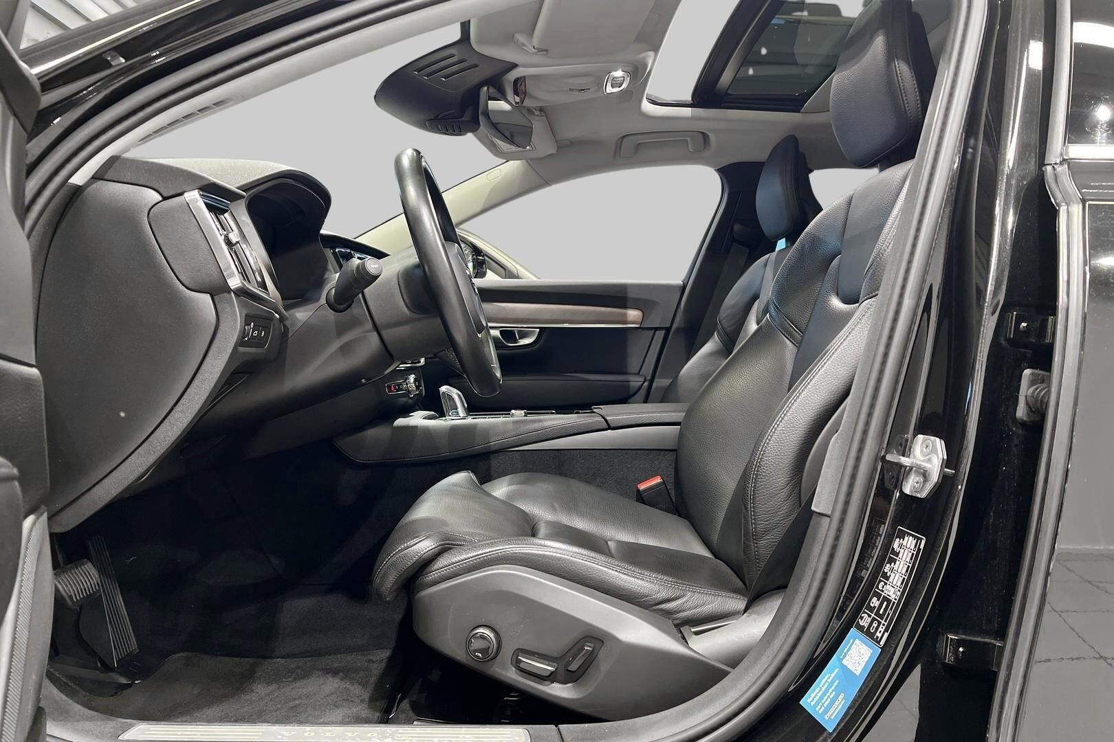 Volvo S90 iso kuva 9