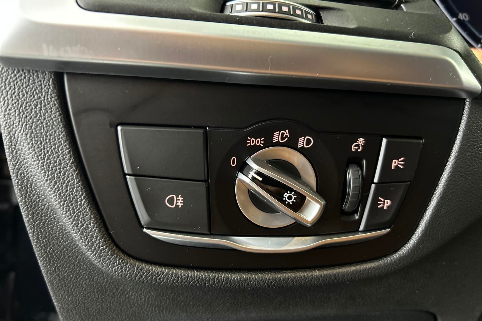 BMW X3 iso kuva 25