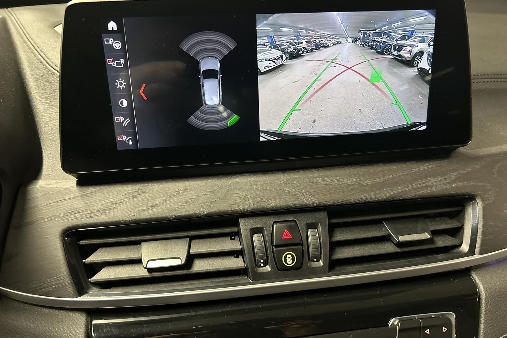 BMW X1 iso kuva 13