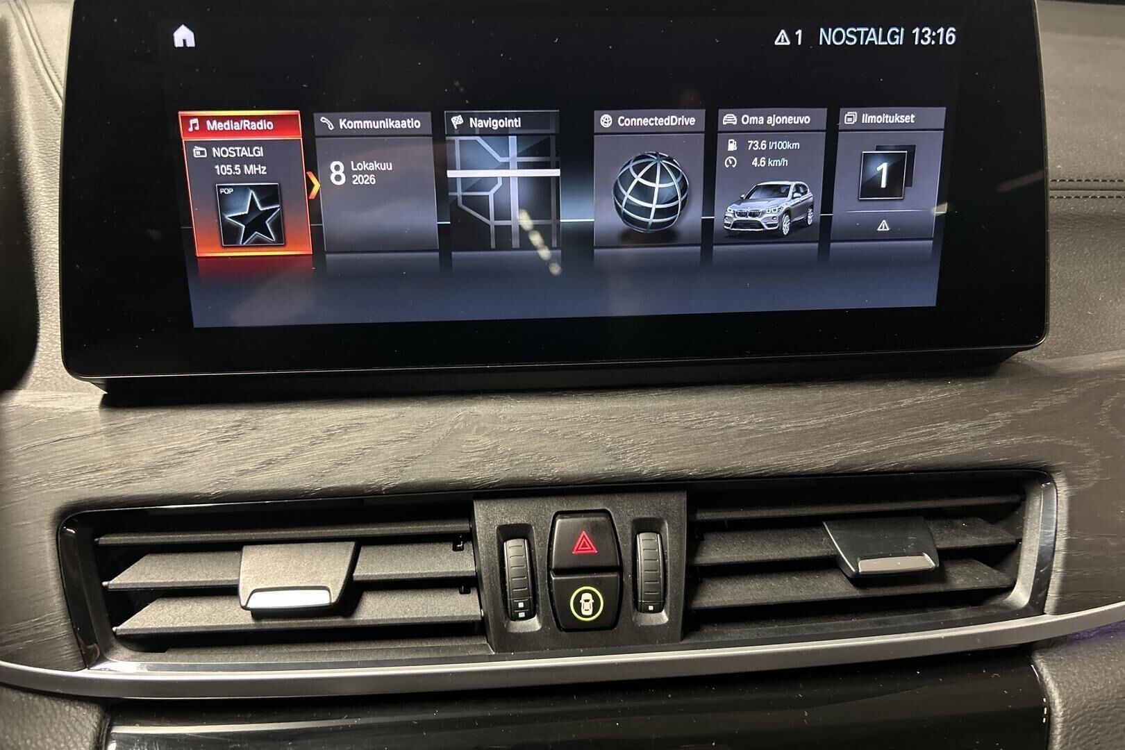 BMW X1 iso kuva 15