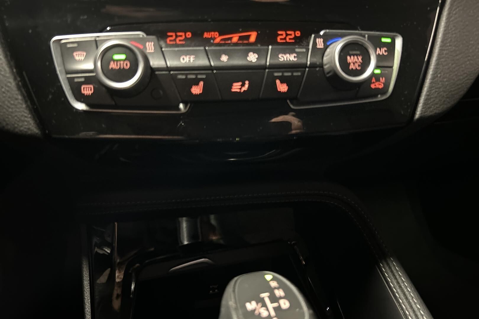 BMW X1 iso kuva 17