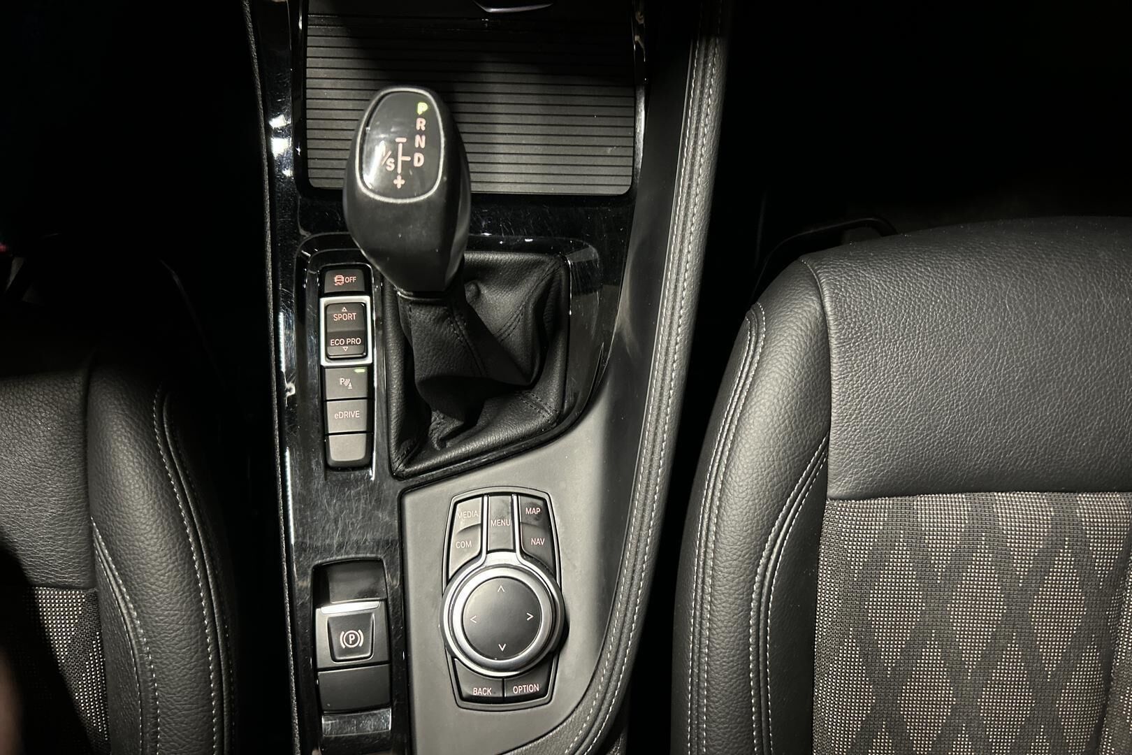 BMW X1 iso kuva 18
