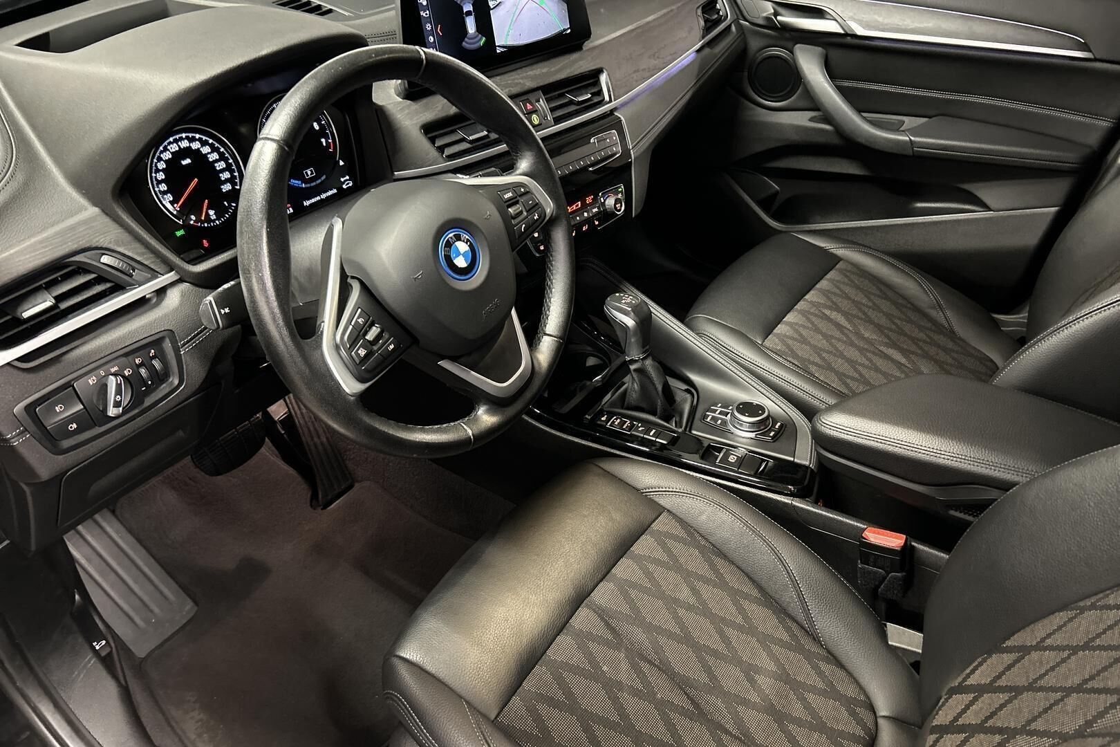 BMW X1 iso kuva 7