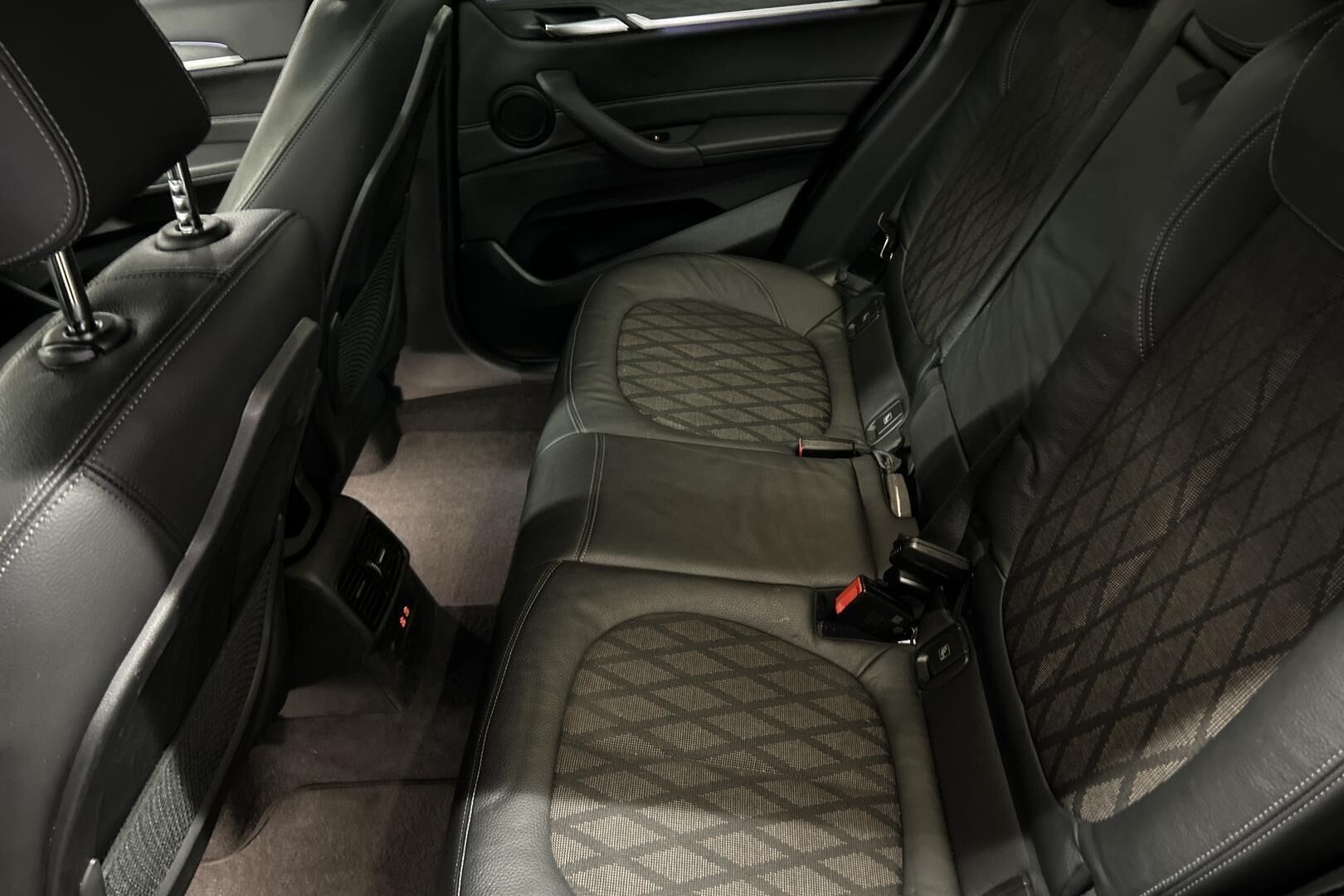 BMW X1 iso kuva 8