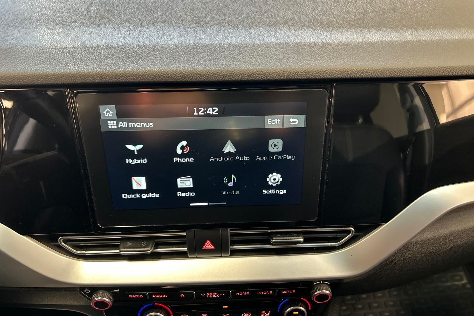 Kia Niro iso kuva 27