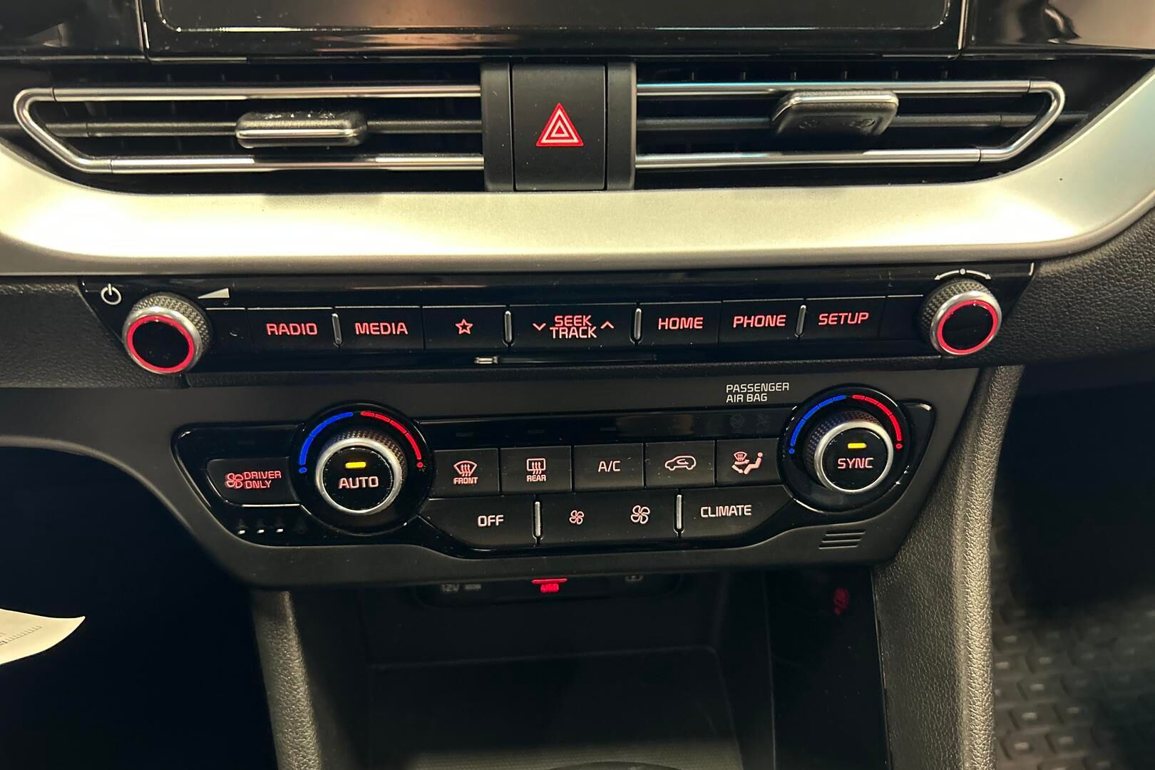 Kia Niro iso kuva 18