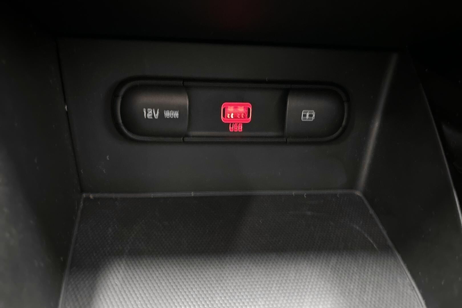 Kia Niro iso kuva 17