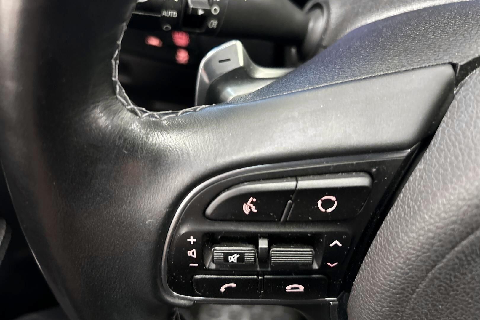 Kia Niro iso kuva 18