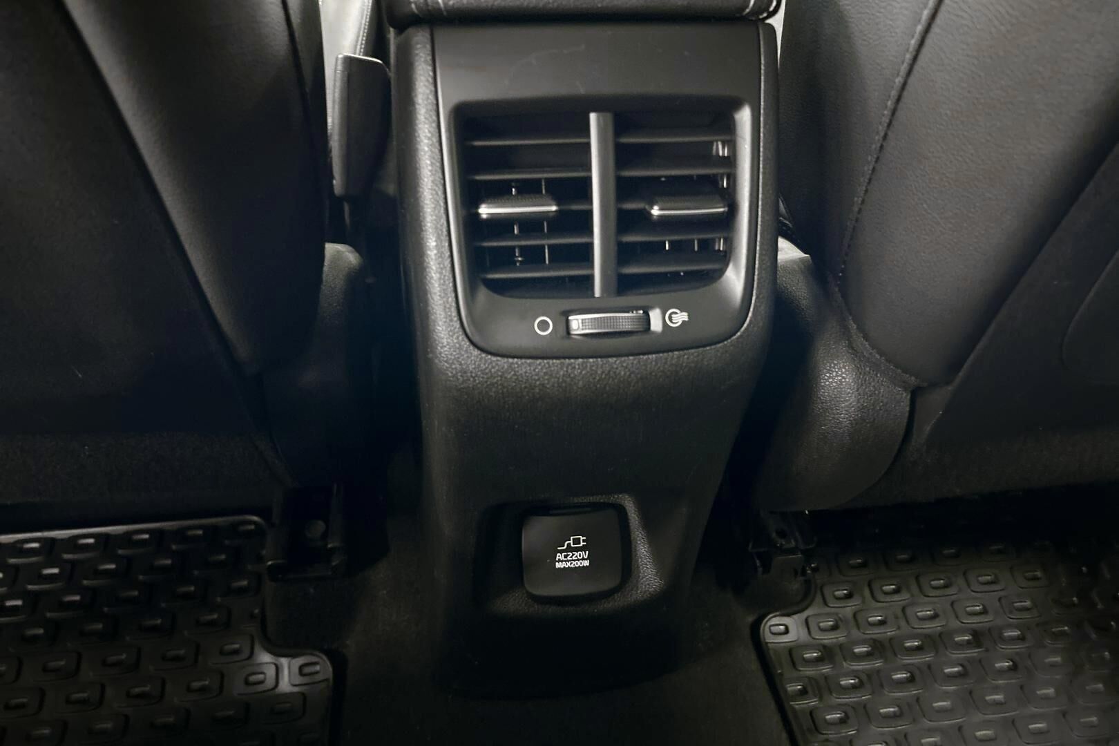 Kia Niro iso kuva 22