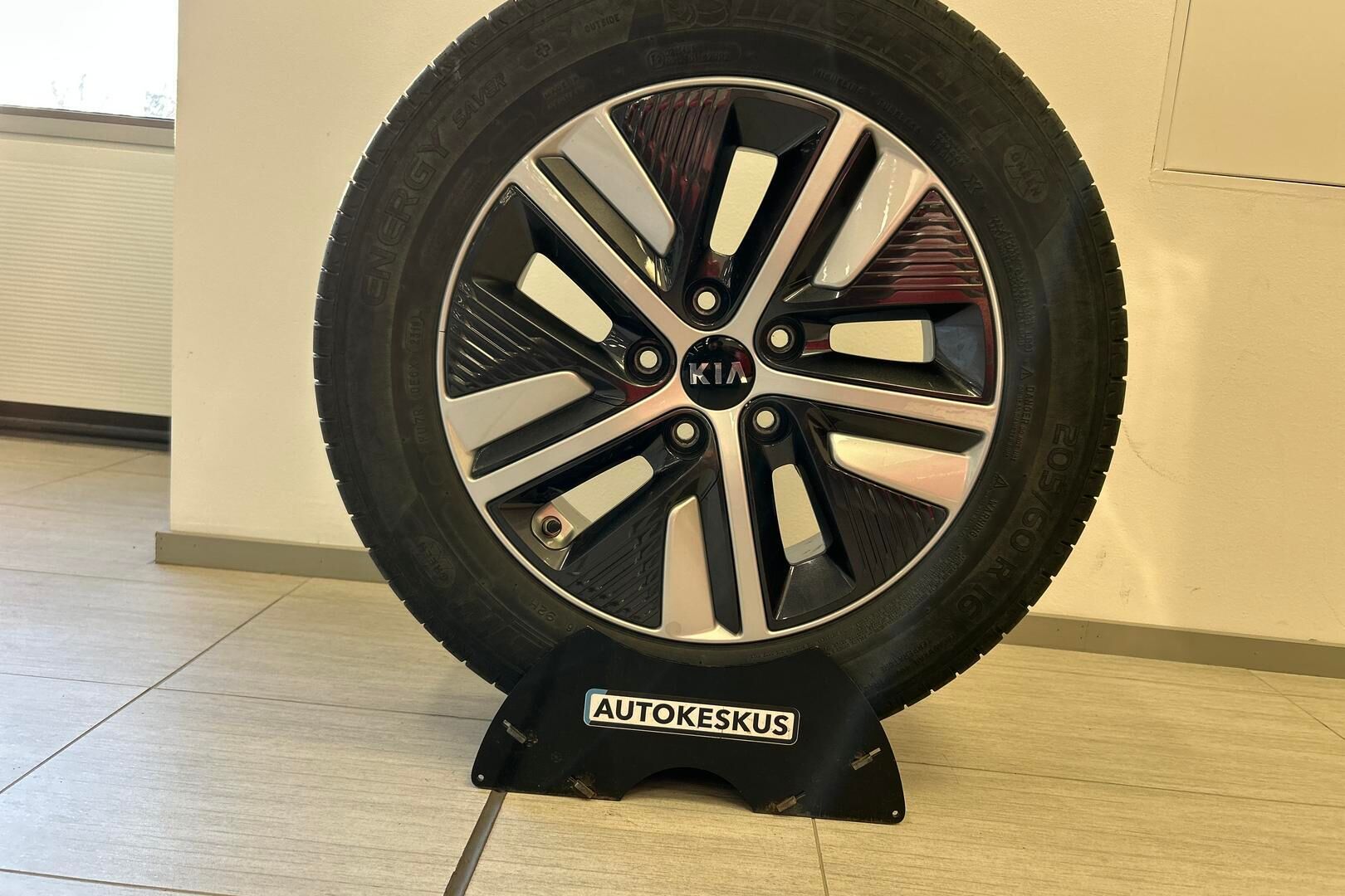 Kia Niro iso kuva 25