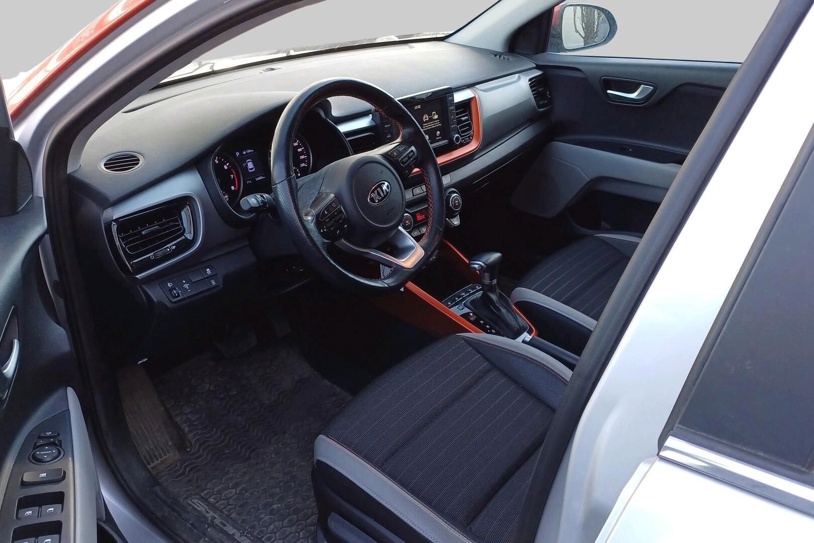 Kia Stonic iso kuva 1