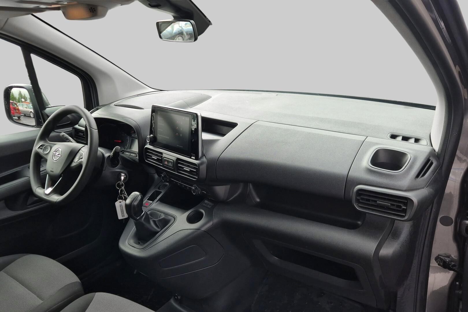 Opel Combo iso kuva 9